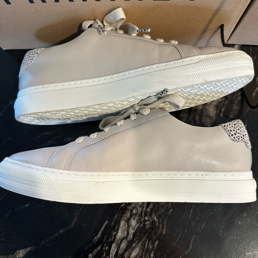 Like New with box, Billie Women's Bone/Leopard Print Sneakers 9.5